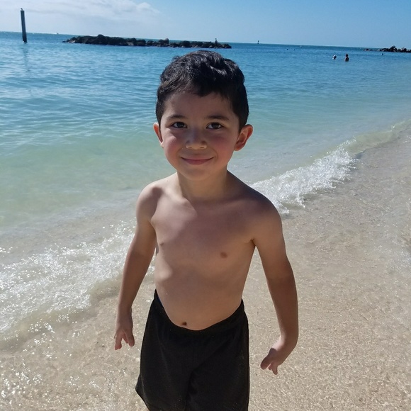 Meet your seller/buyer/posher! - Picture 3 of 4